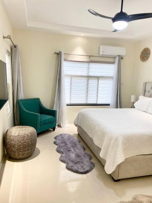 Villa La Rosa With Spectacular View Of Ocho Rios Bagian luar foto