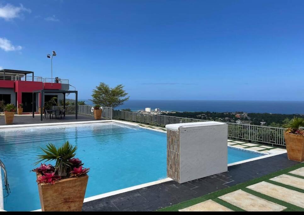 Villa La Rosa With Spectacular View Of Ocho Rios Bagian luar foto