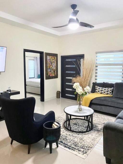 Villa La Rosa With Spectacular View Of Ocho Rios Bagian luar foto