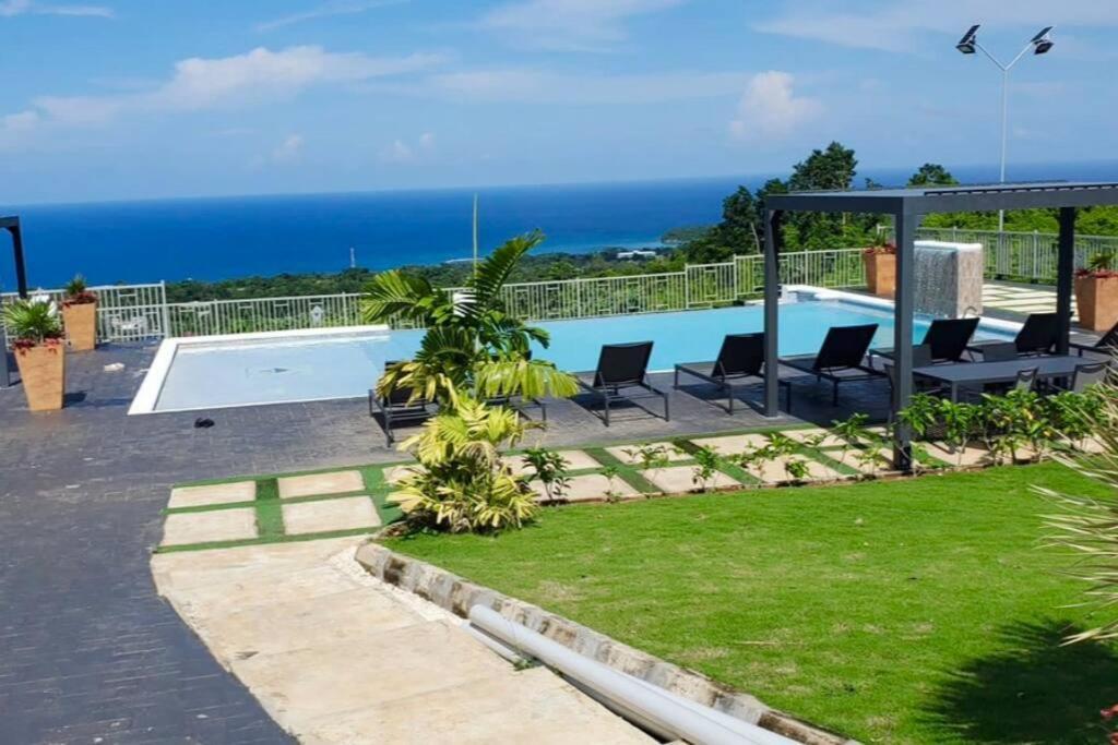 Villa La Rosa With Spectacular View Of Ocho Rios Bagian luar foto